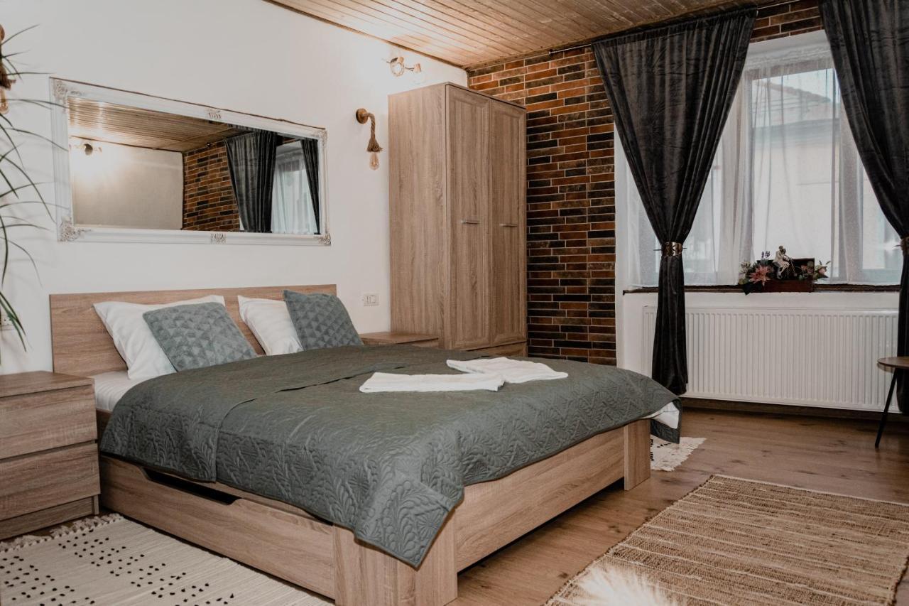Central Garden Apartments 브라쇼브 외부 사진